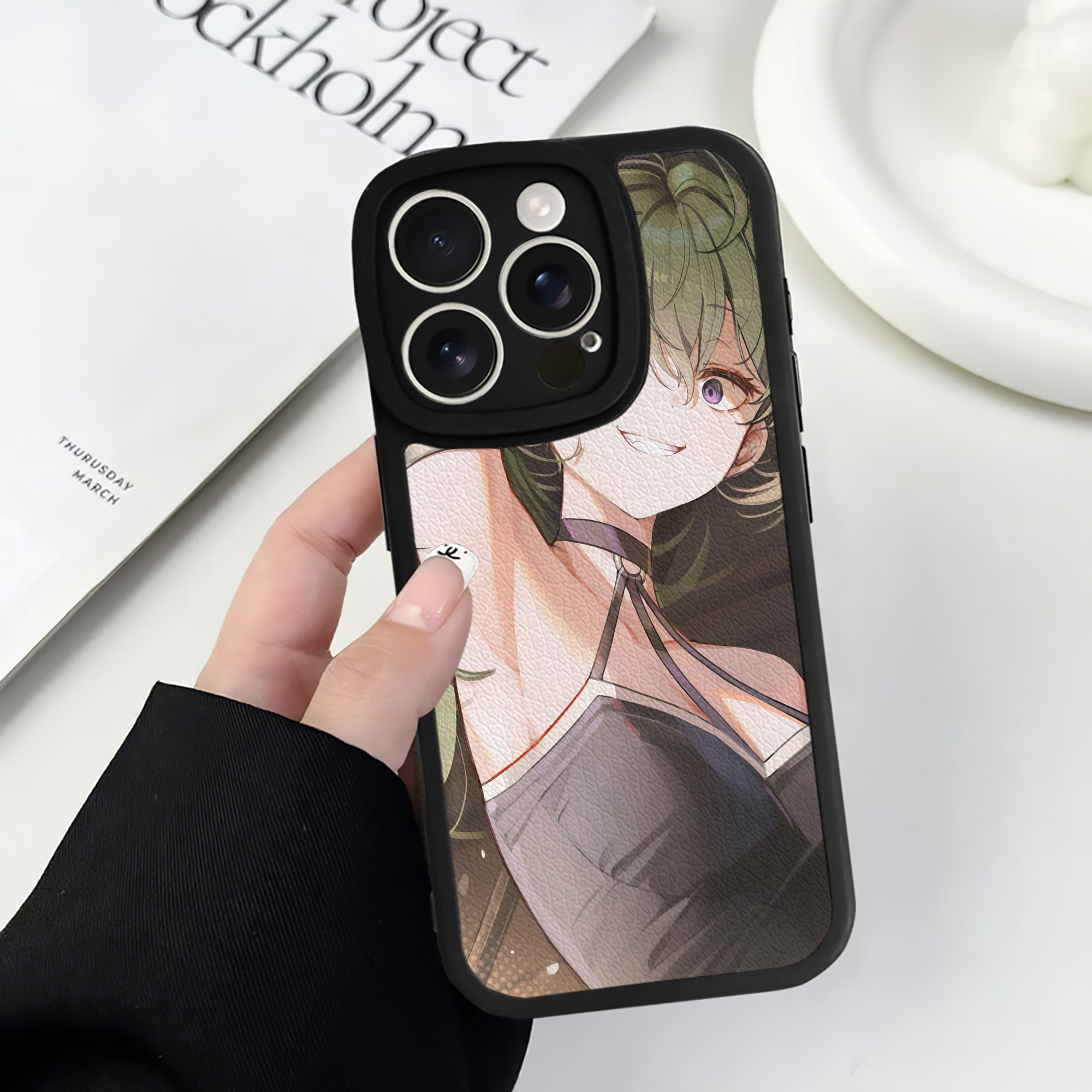 （画像用） 葬送のフリーレン Frieren 【iPhone 16シリーズ対応】シリコンスマホケース（レザー調） 材質：シリコン